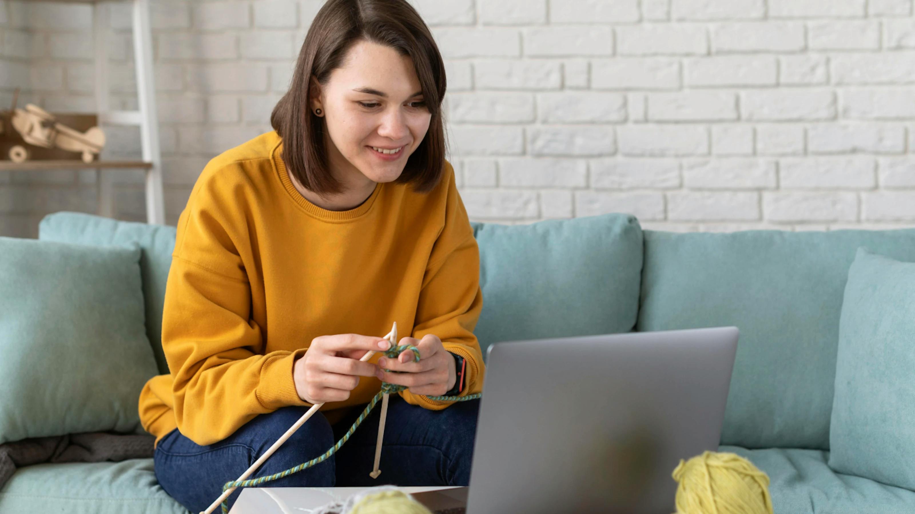 woman-sitting-knitting