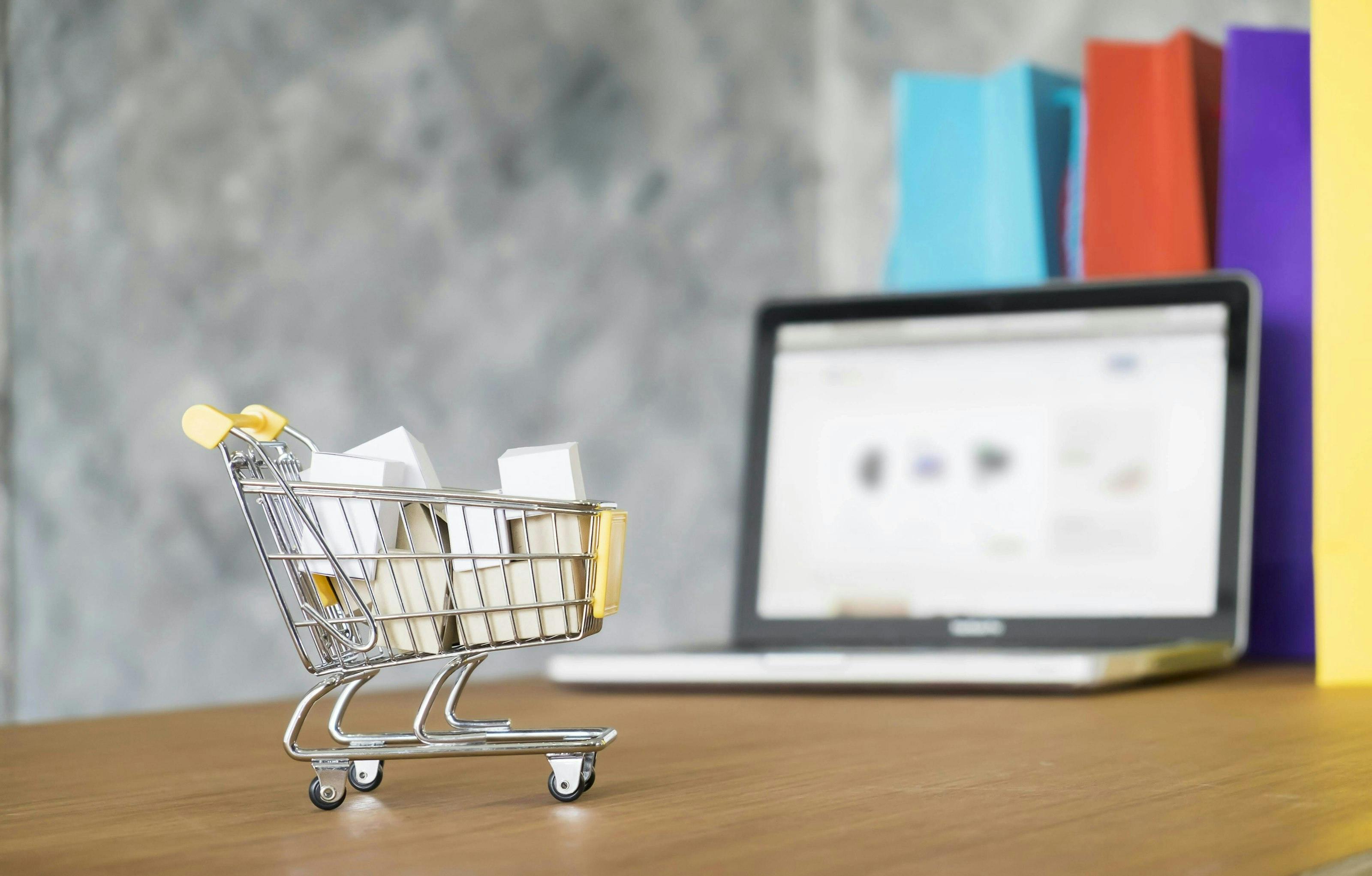 From Small Beginnings to Global Giants: Selecting the Right E-Commerce Platform featured image